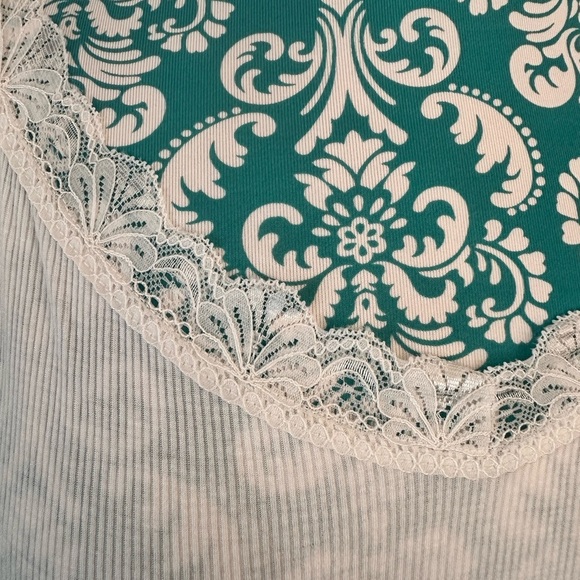 Y2K White Lace Trim Tank Top. NWOT. Ballet-core, minimalist, layering essential - Picture 2 of 6